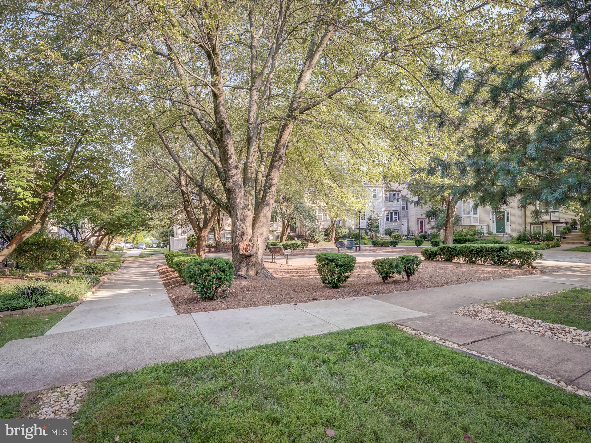 2400 RIDGEHAMPTON CT