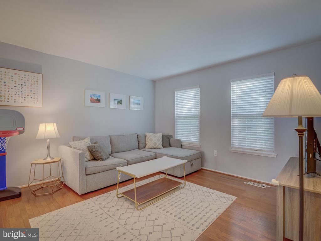 2400 RIDGEHAMPTON CT