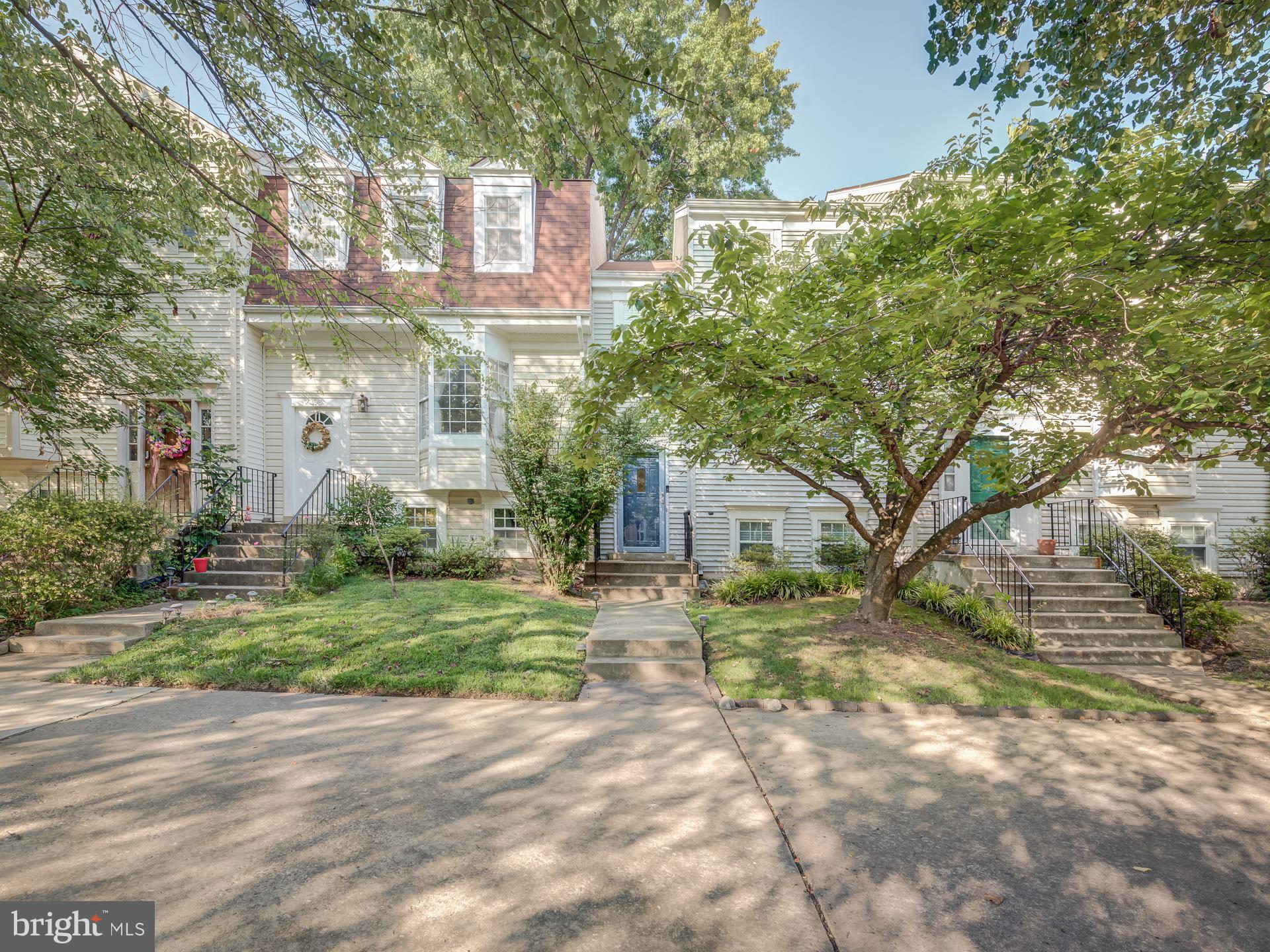 2400 RIDGEHAMPTON CT