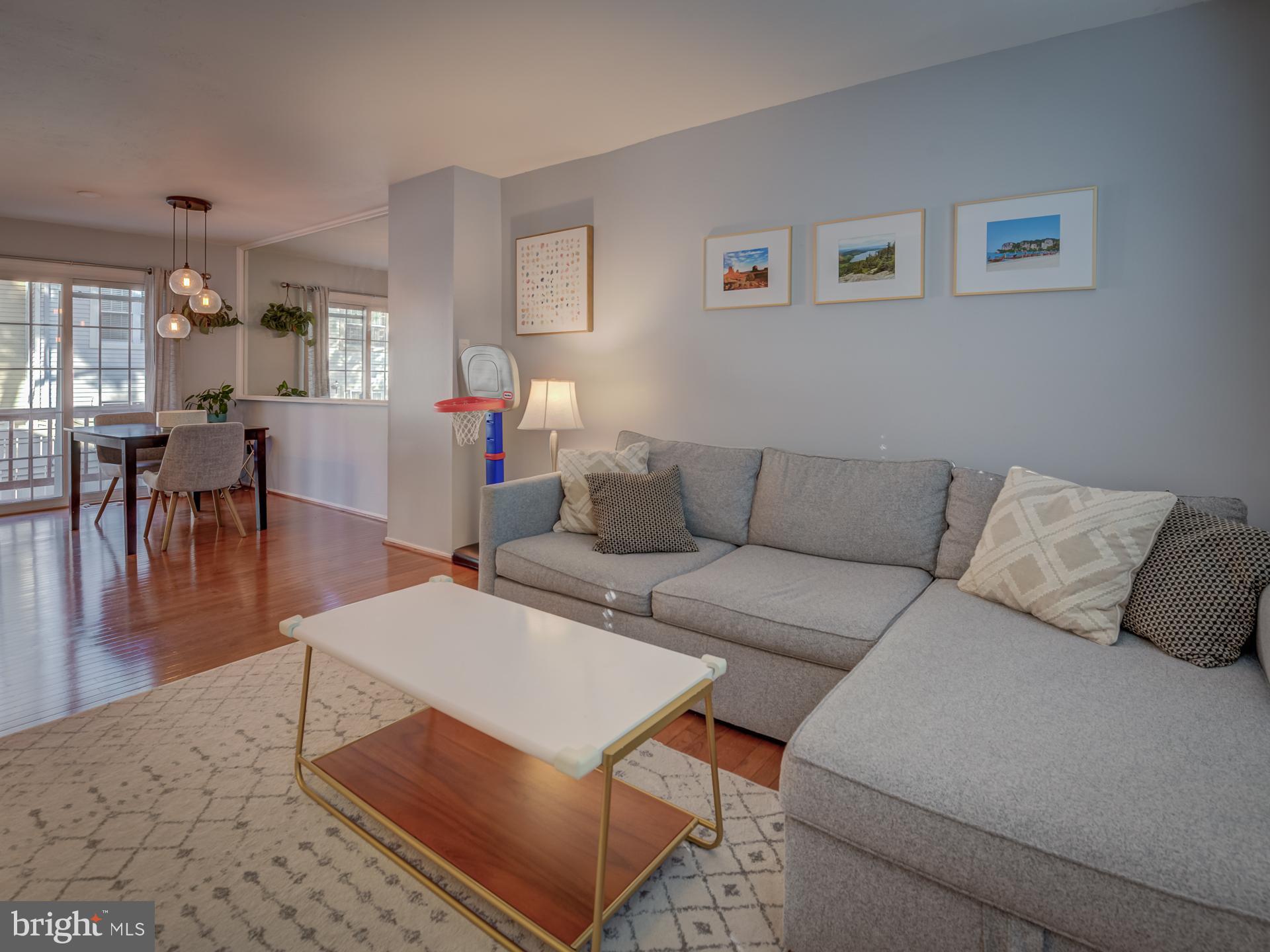 2400 RIDGEHAMPTON CT