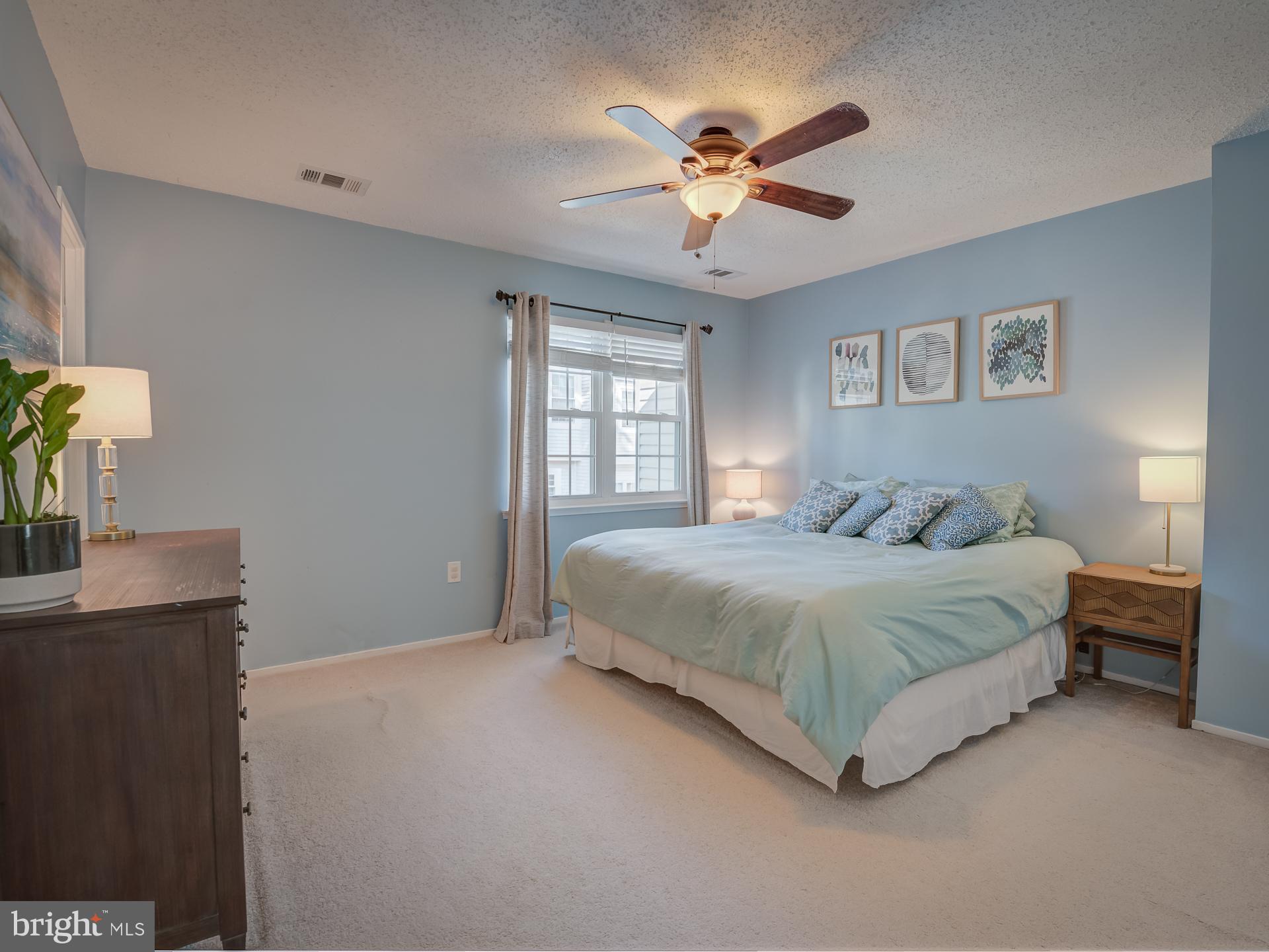 2400 RIDGEHAMPTON CT