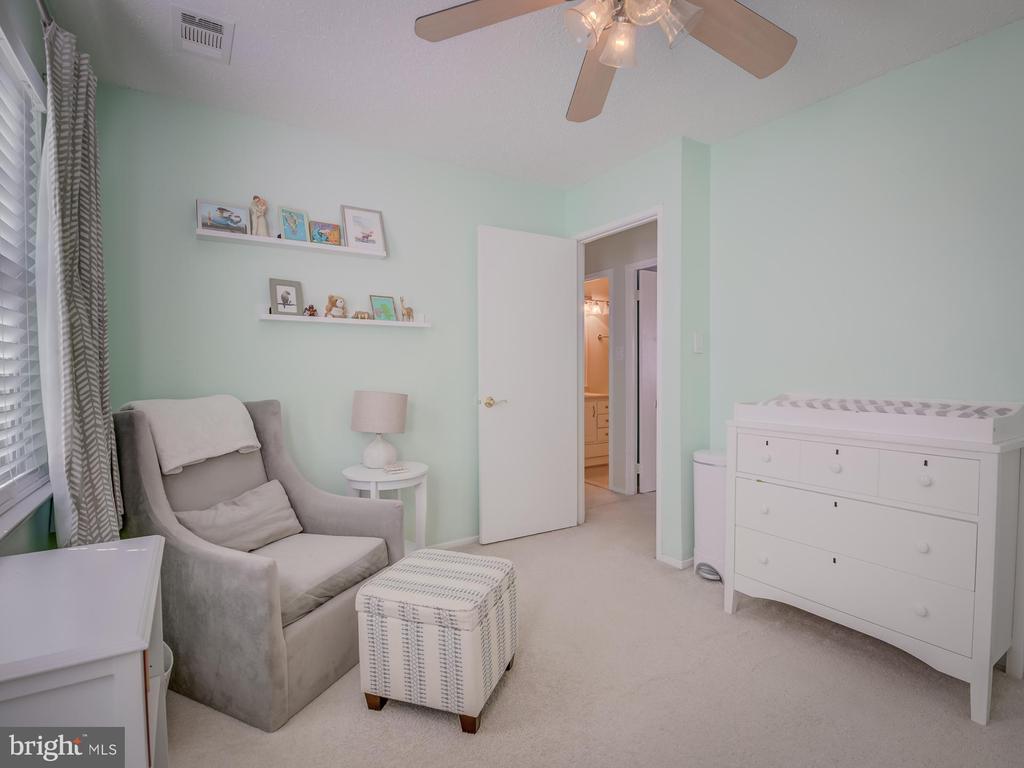 2400 RIDGEHAMPTON CT