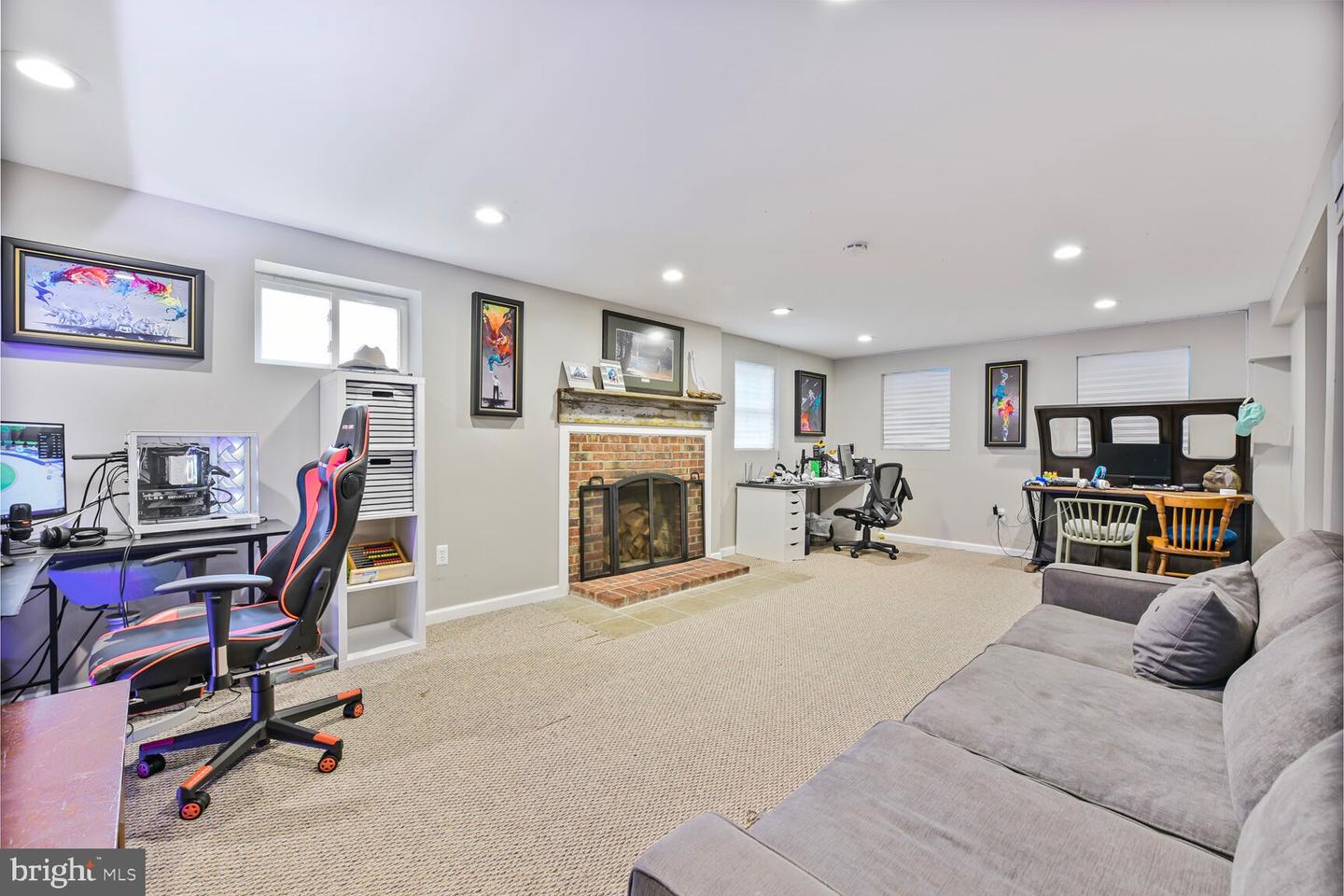 7611 Kingsbury Rd
