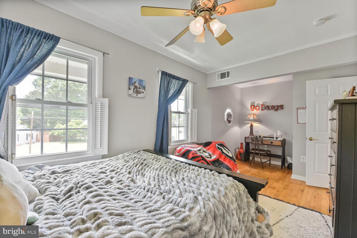 7611 Kingsbury Rd