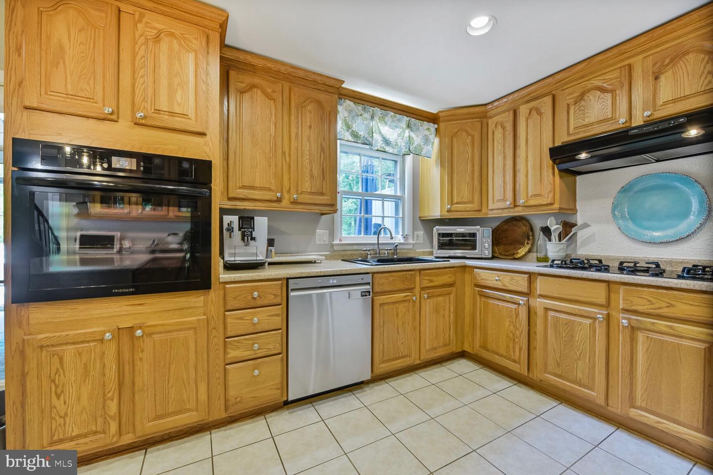 7611 Kingsbury Rd