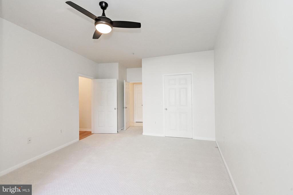 9480 VIRGINIA CENTER BOULEVARD 230