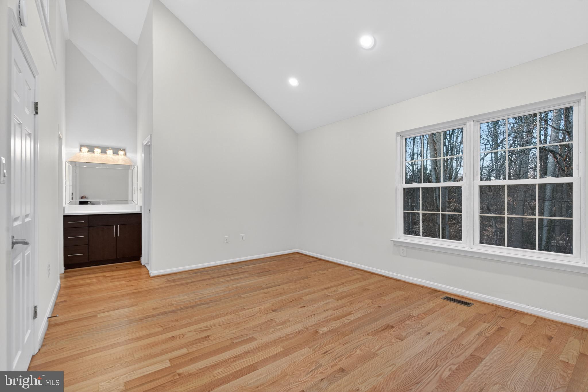 6024 KNIGHTS RIDGE WAY