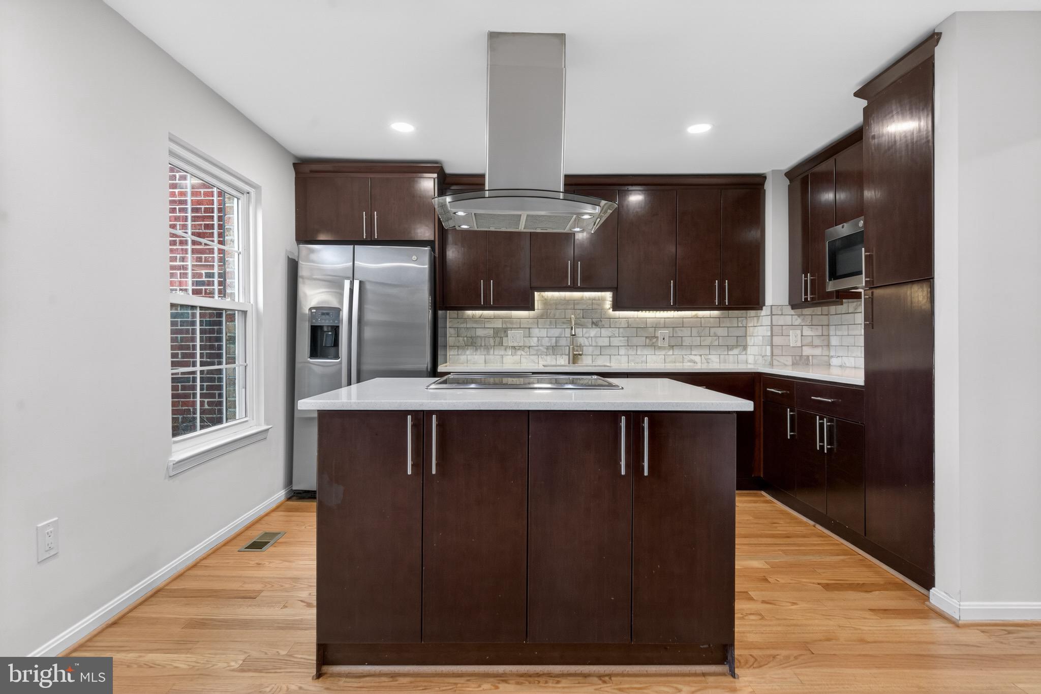 6024 KNIGHTS RIDGE WAY