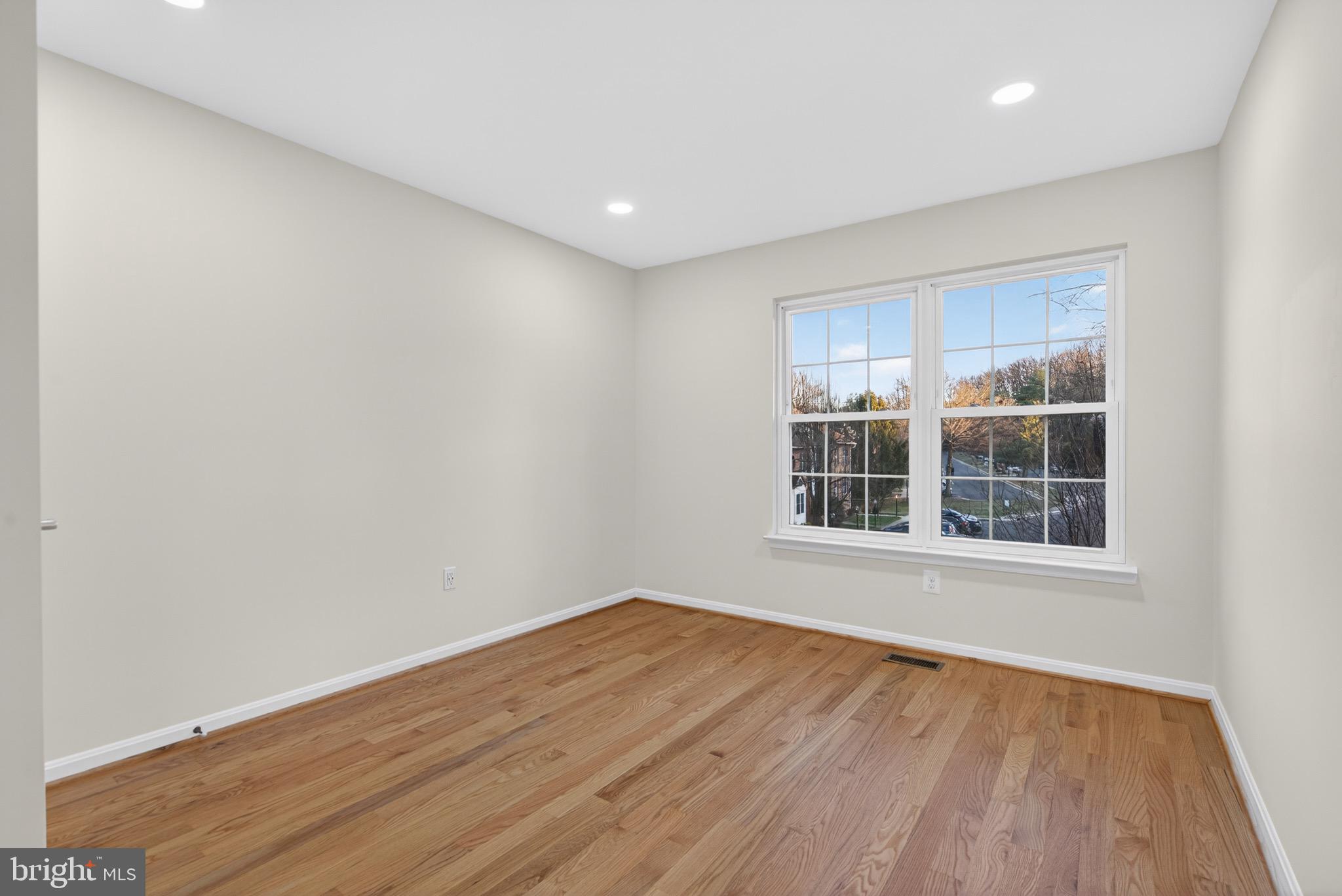 6024 KNIGHTS RIDGE WAY