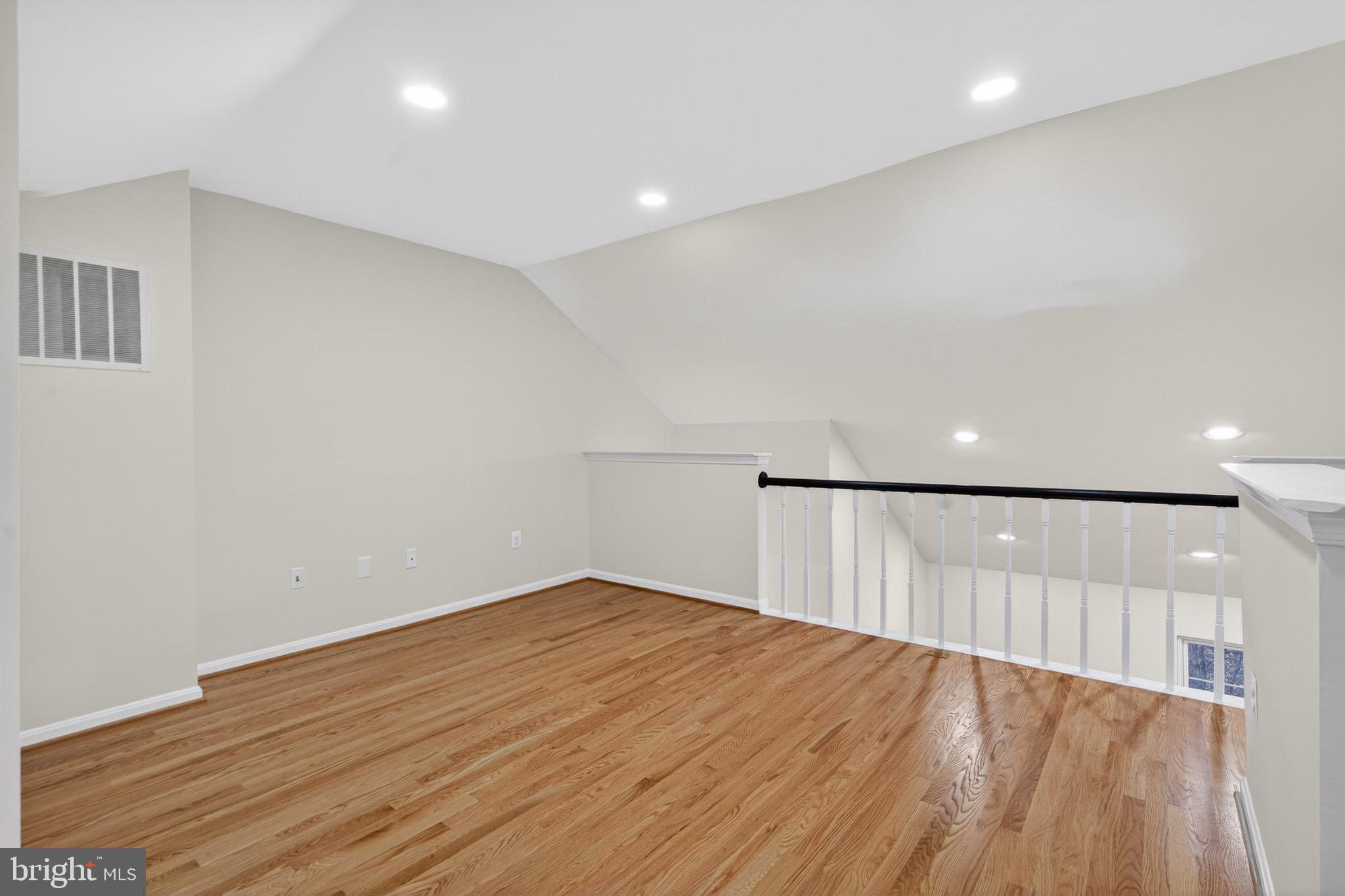 6024 KNIGHTS RIDGE WAY