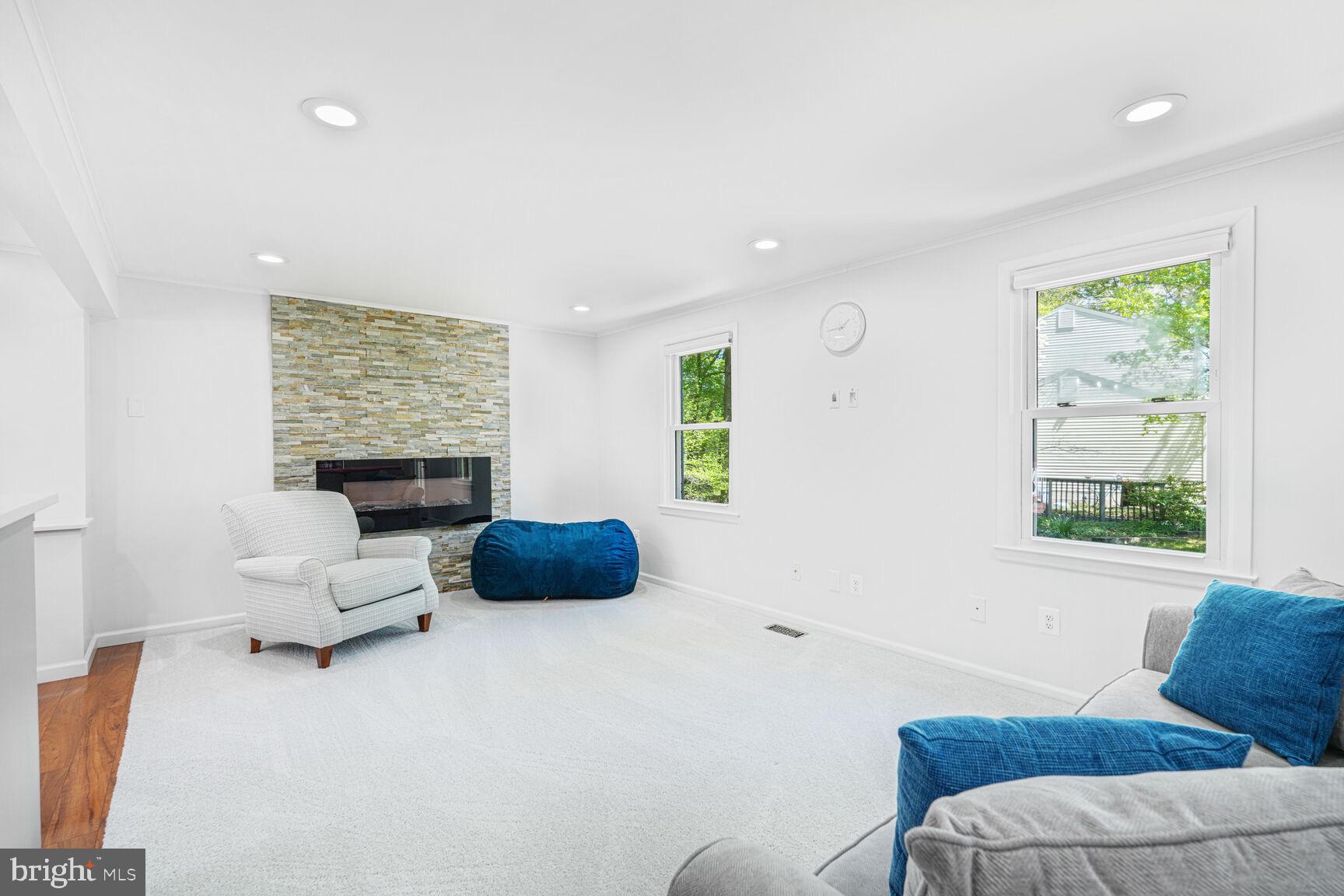 7937 FREEHOLLOW DRIVE