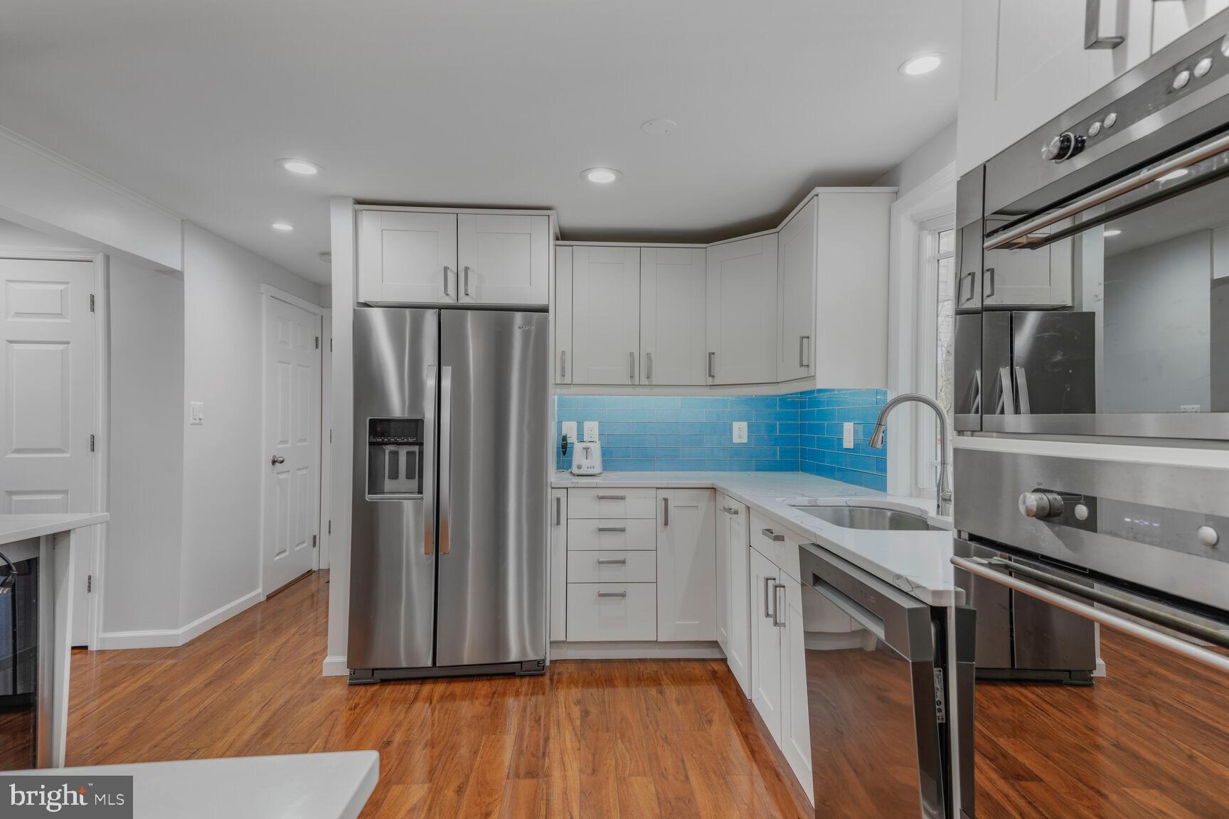 7937 FREEHOLLOW DRIVE