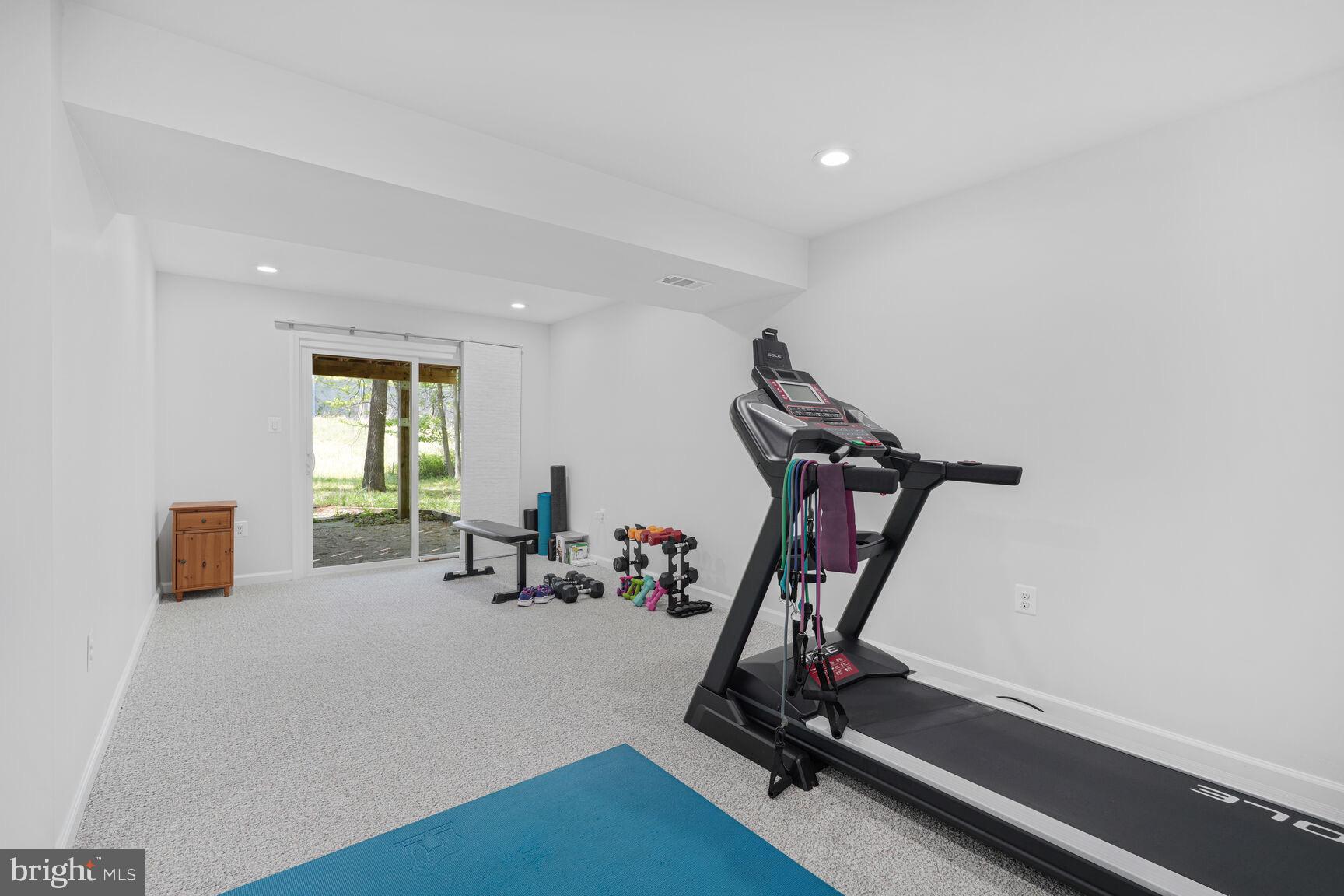 7937 FREEHOLLOW DRIVE