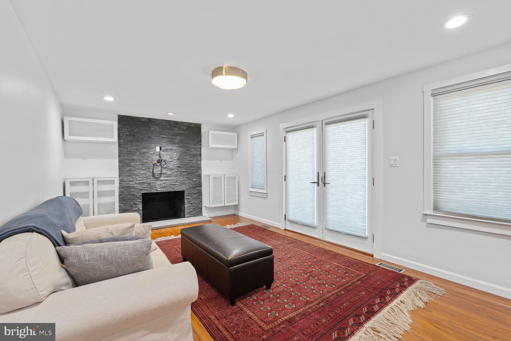 7937 FREEHOLLOW DRIVE