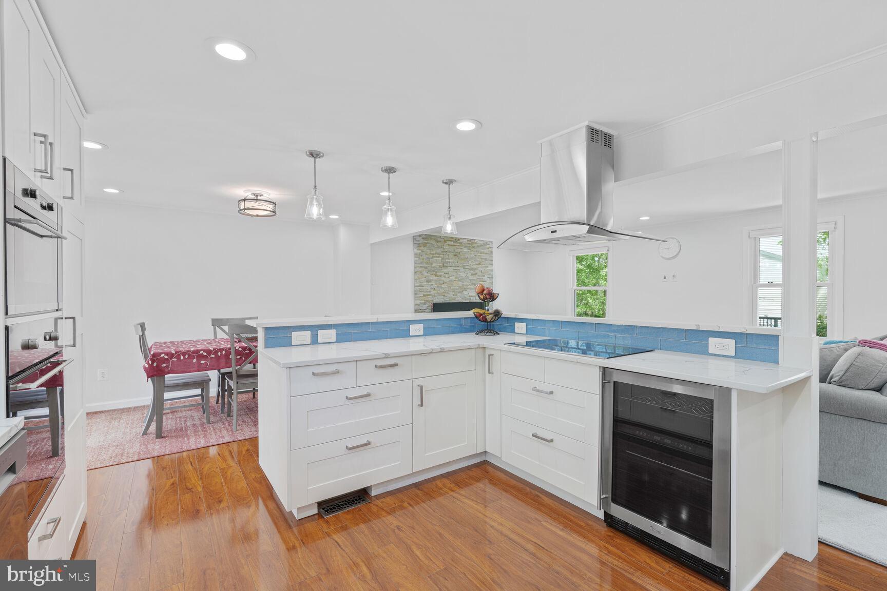 7937 FREEHOLLOW DRIVE