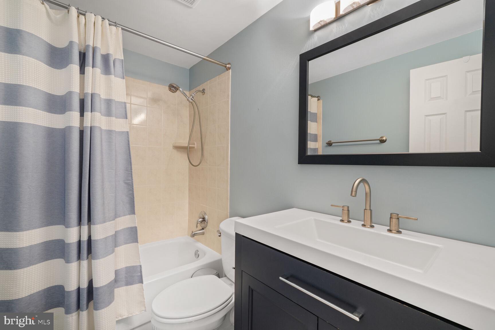 7937 FREEHOLLOW DRIVE