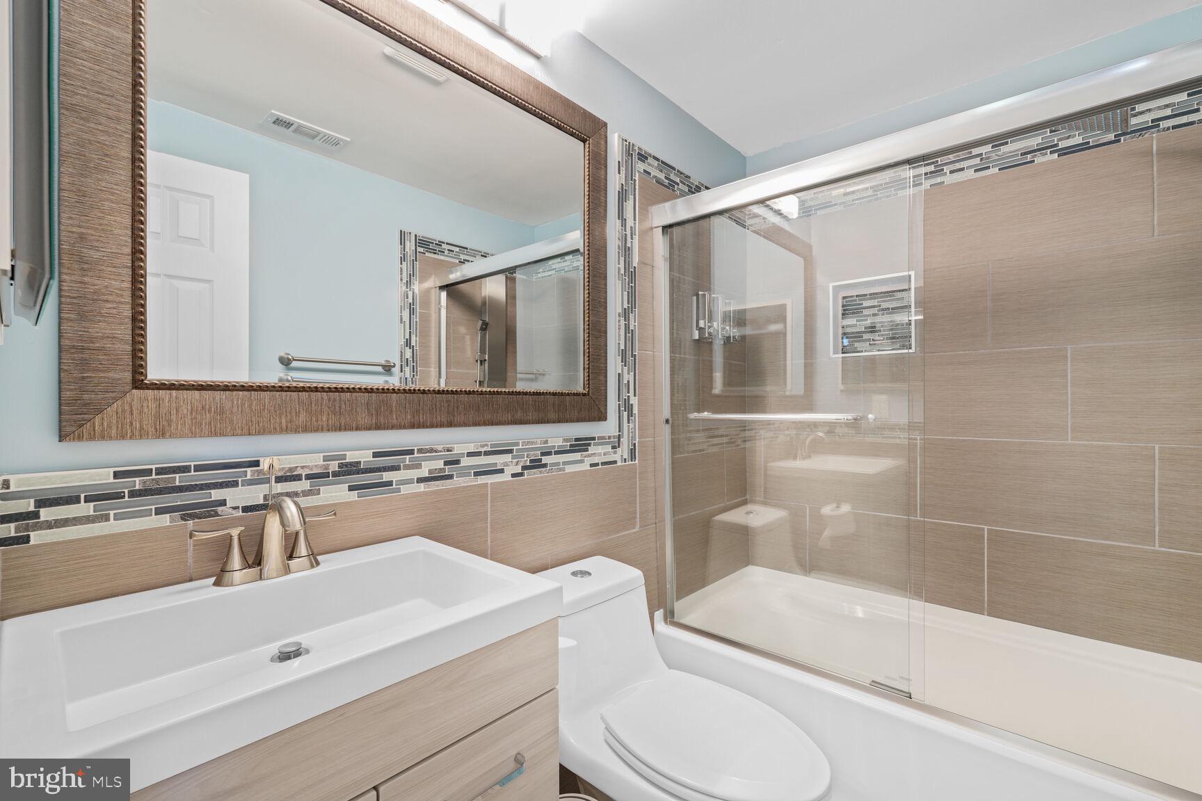 7937 FREEHOLLOW DRIVE