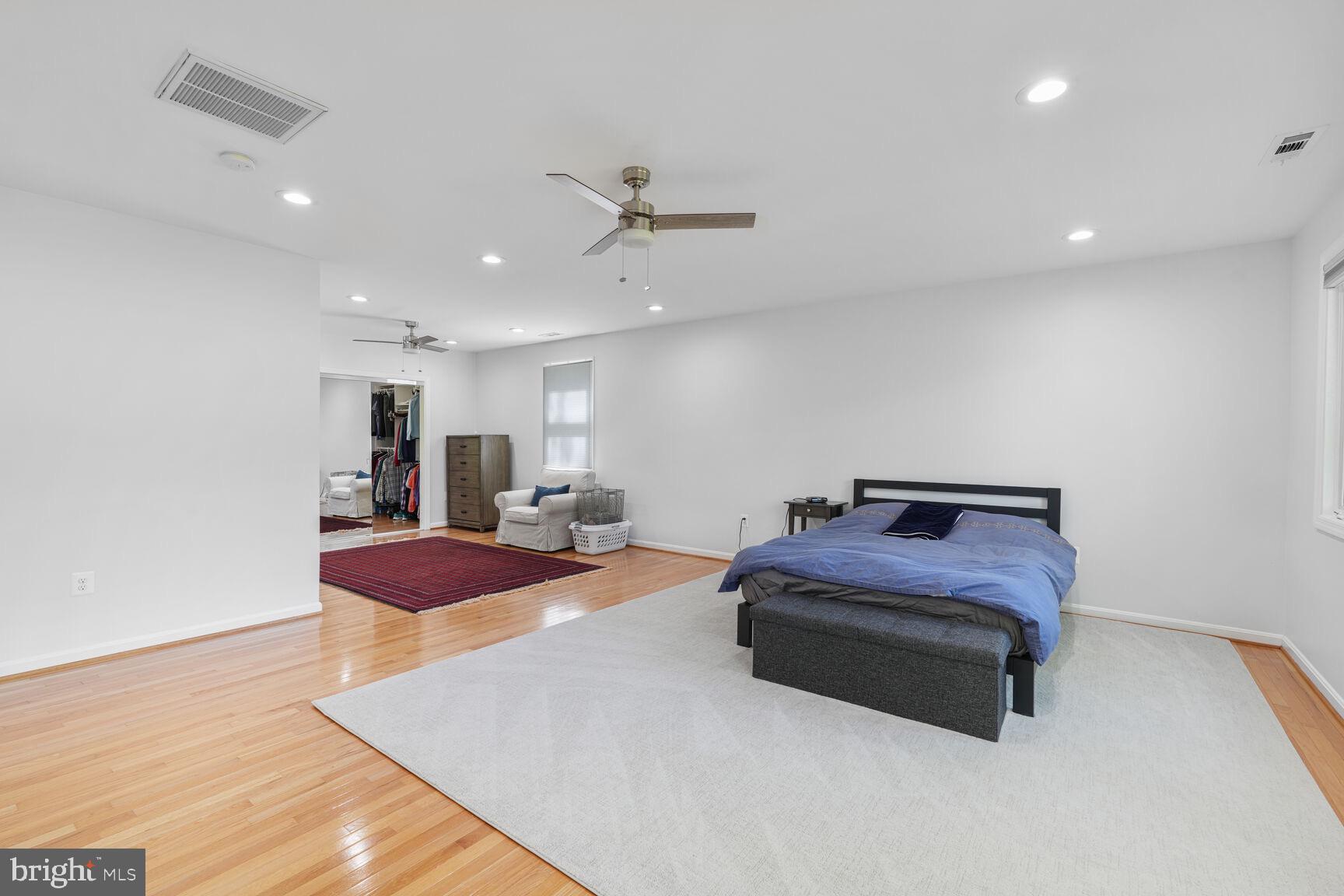 7937 FREEHOLLOW DRIVE