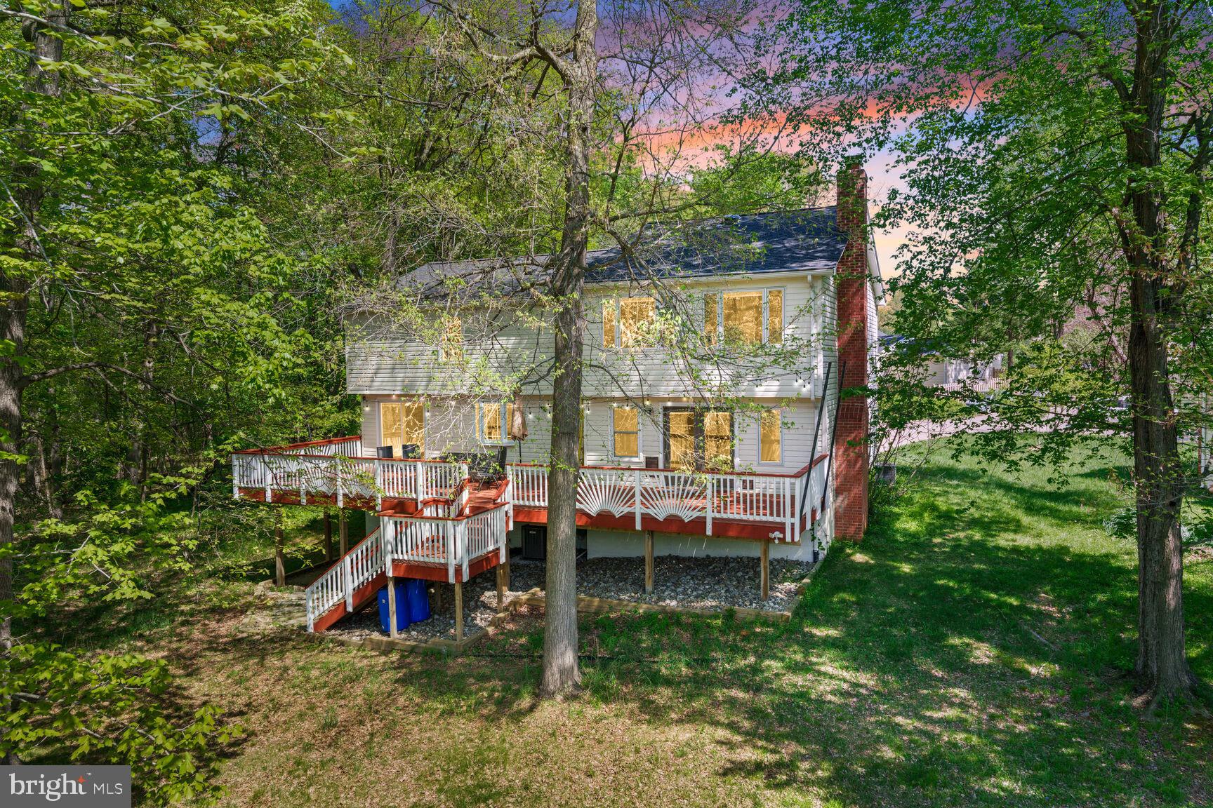 7937 FREEHOLLOW DRIVE