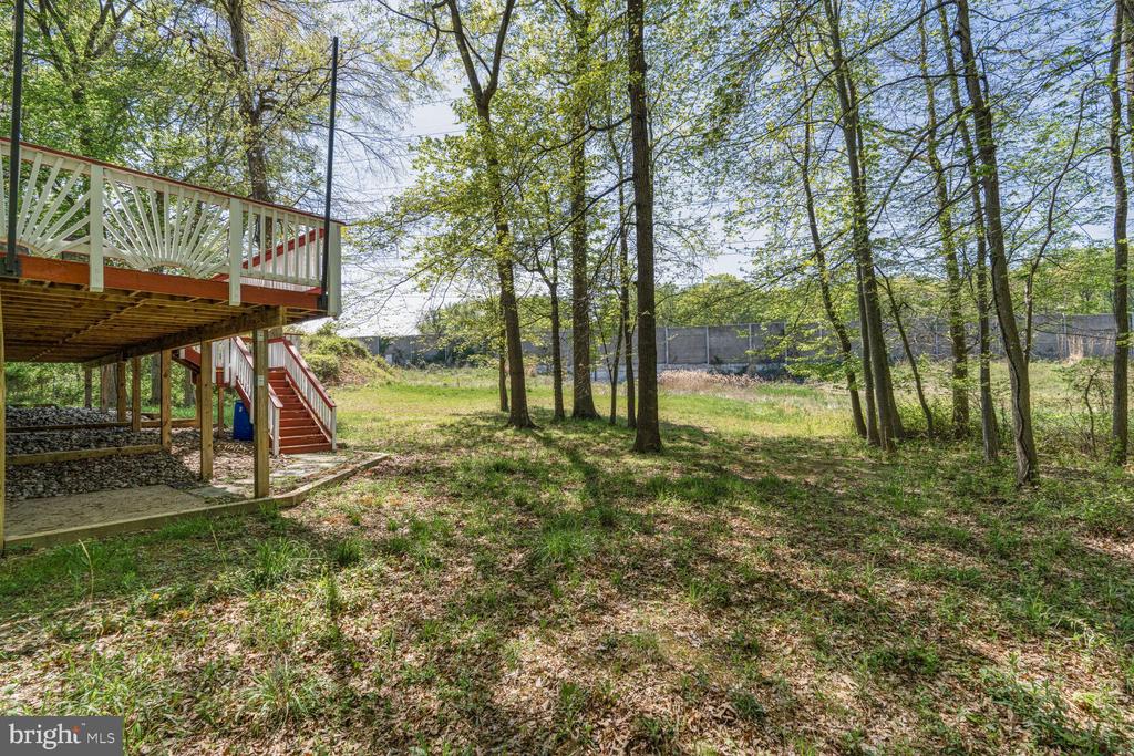 7937 FREEHOLLOW DRIVE