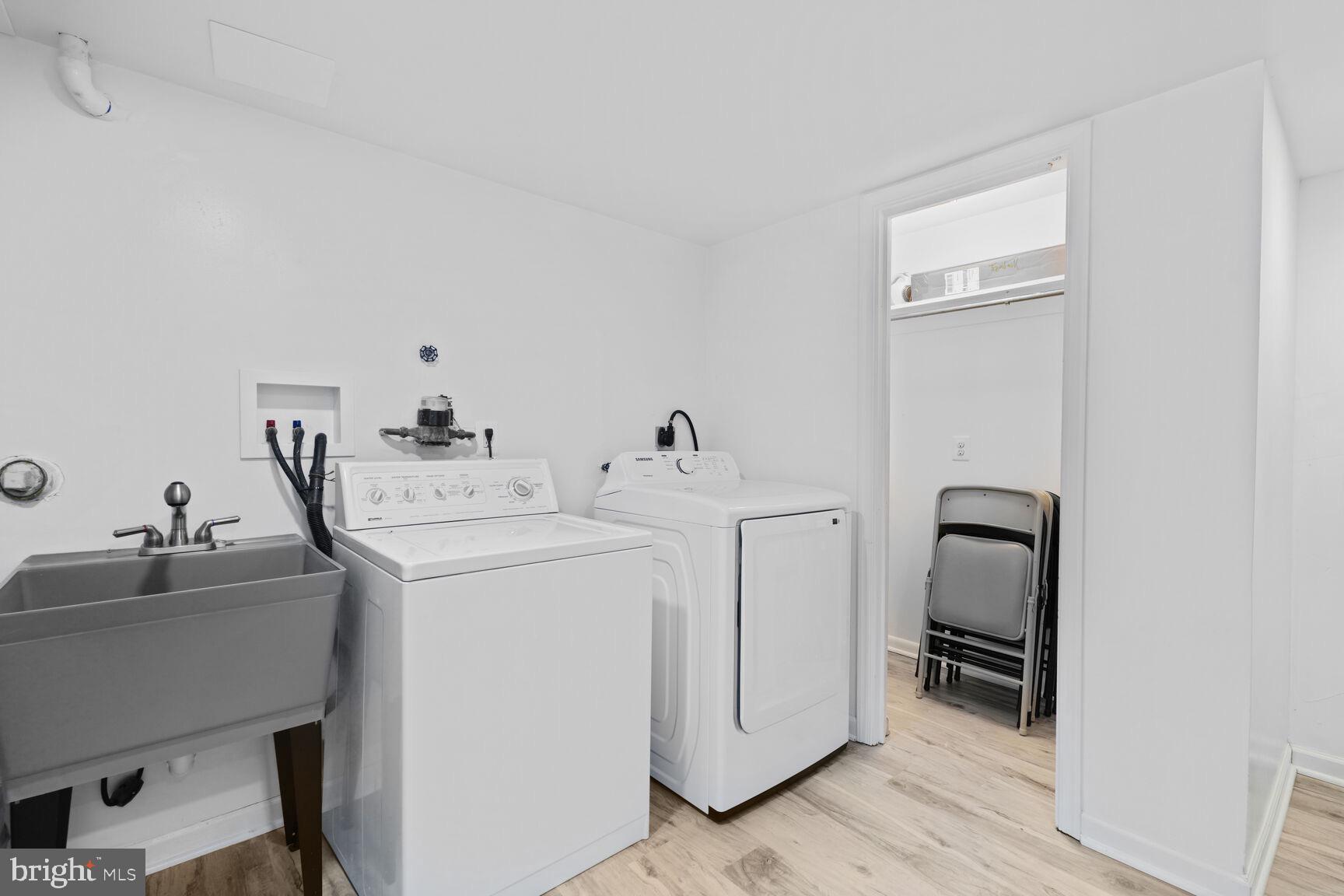 7937 FREEHOLLOW DRIVE