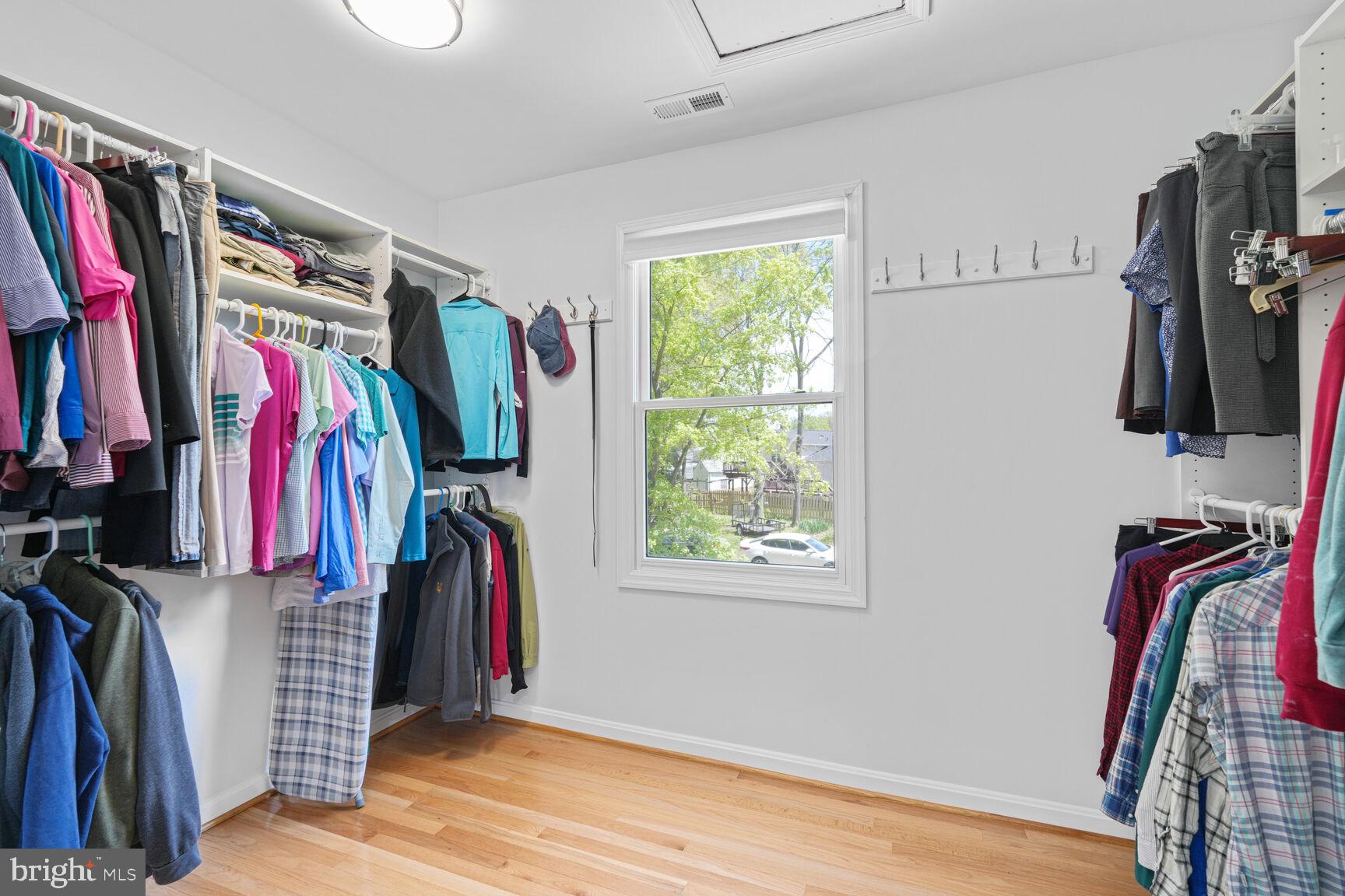 7937 FREEHOLLOW DRIVE