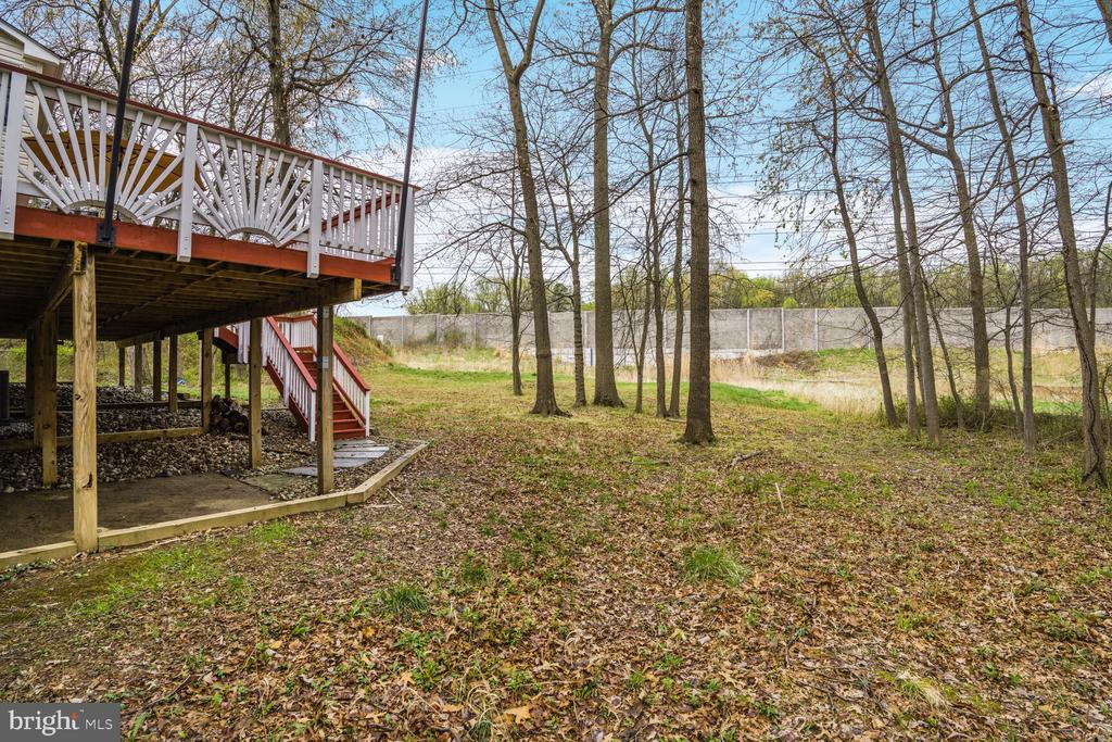 7937 FREEHOLLOW DRIVE