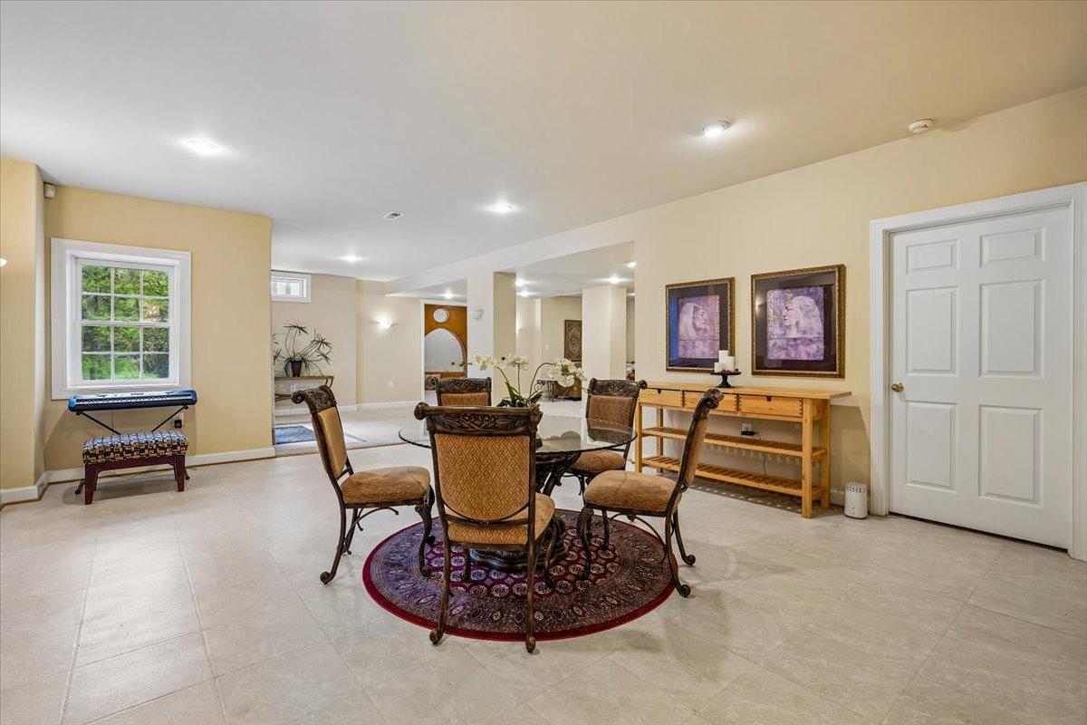 8220 ROSELAND DRIVE