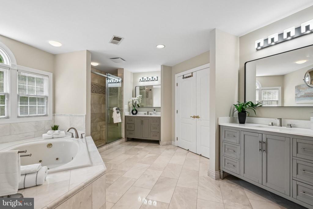 8220 ROSELAND DRIVE