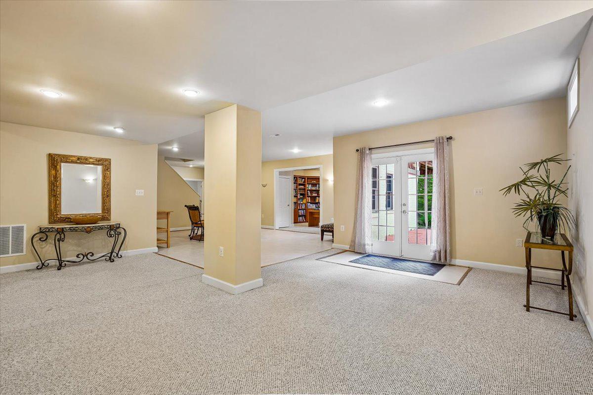 8220 ROSELAND DRIVE