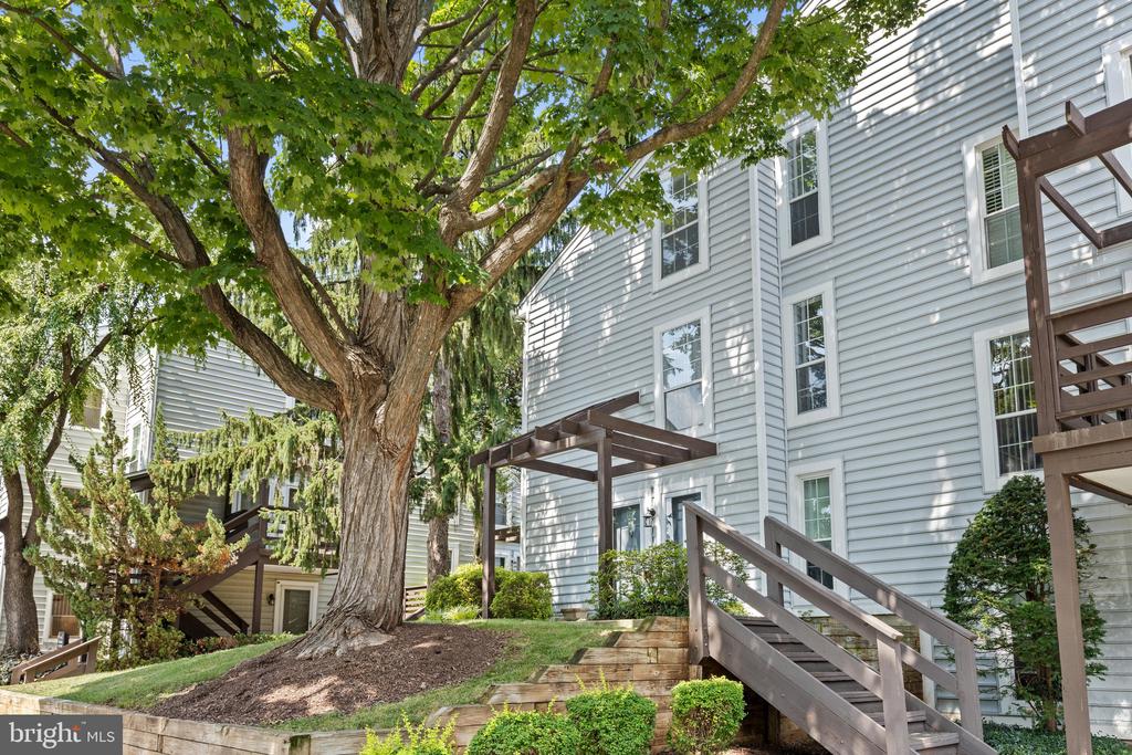 10178 OAKTON TERRACE ROAD Unit: 178