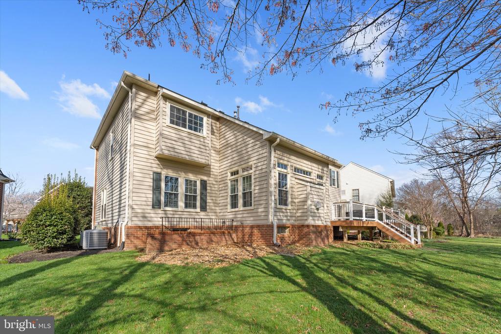 6070 ERINBLAIR LOOP