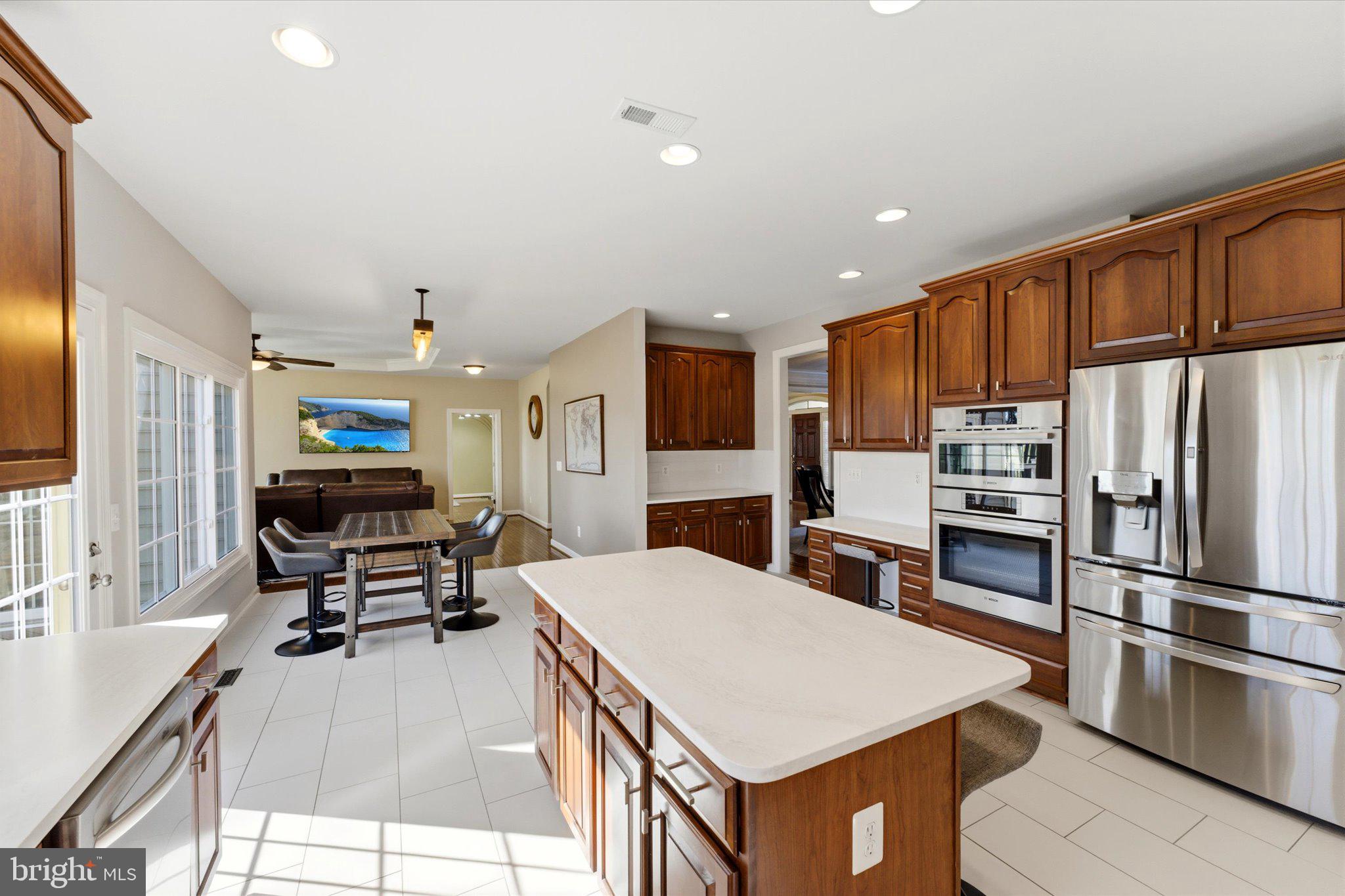 6070 ERINBLAIR LOOP