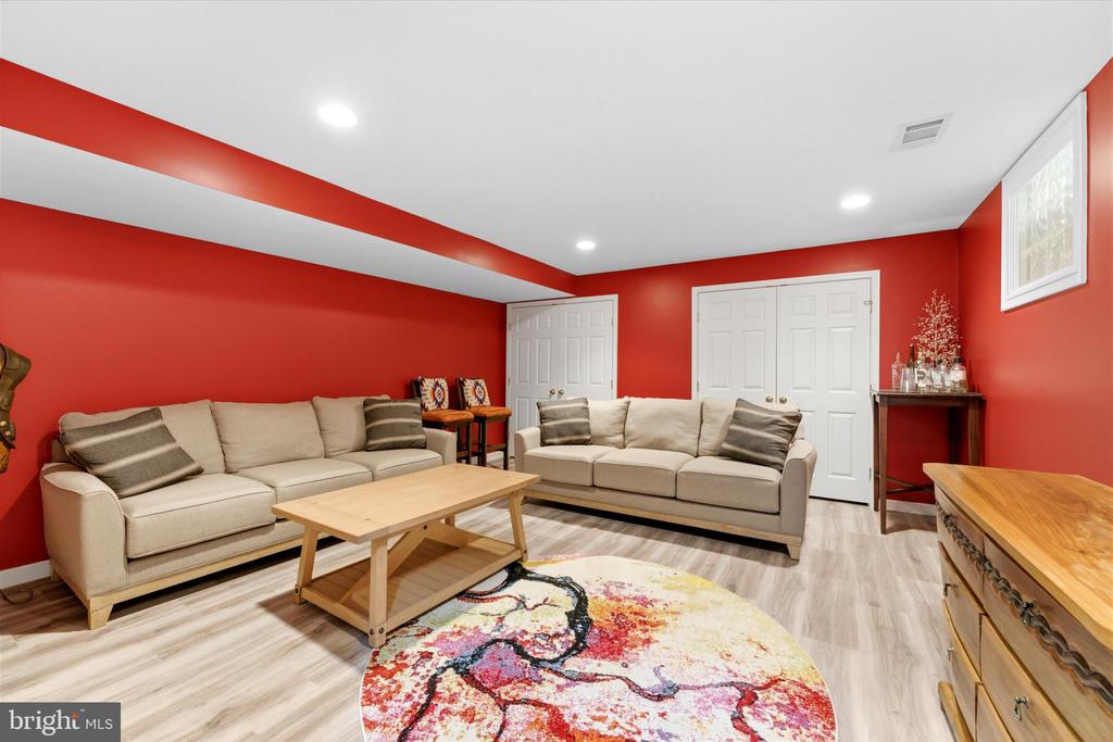 6070 ERINBLAIR LOOP