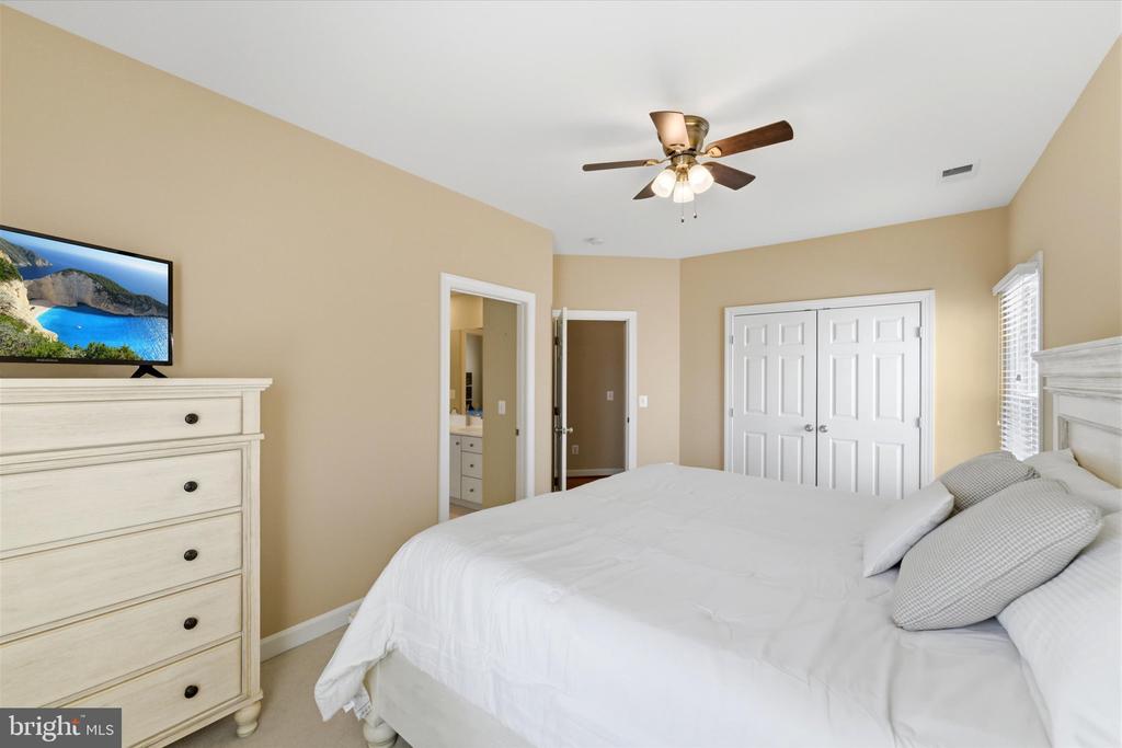 6070 ERINBLAIR LOOP