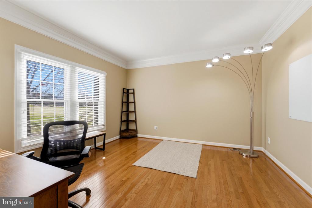 6070 ERINBLAIR LOOP