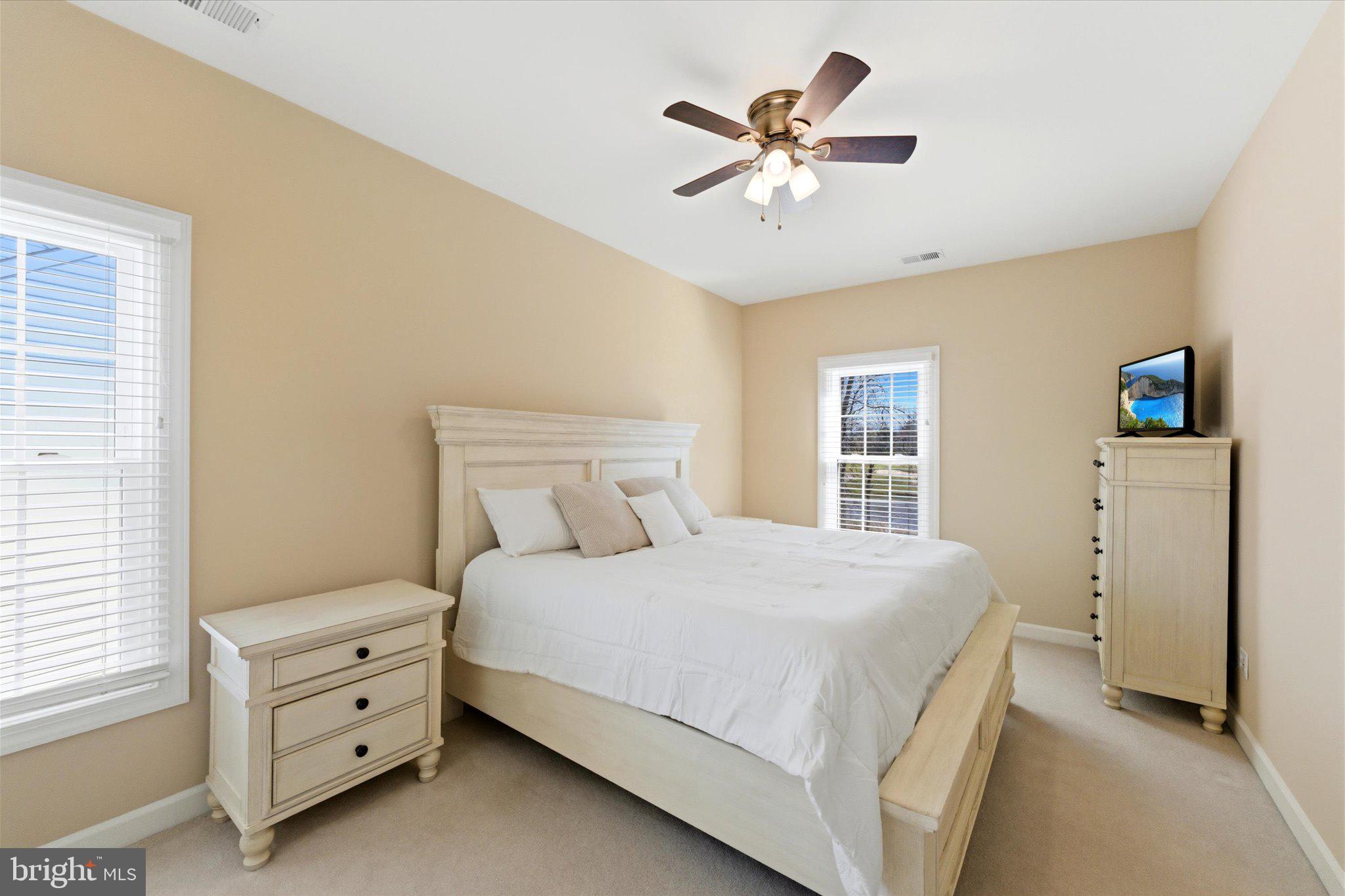 6070 ERINBLAIR LOOP