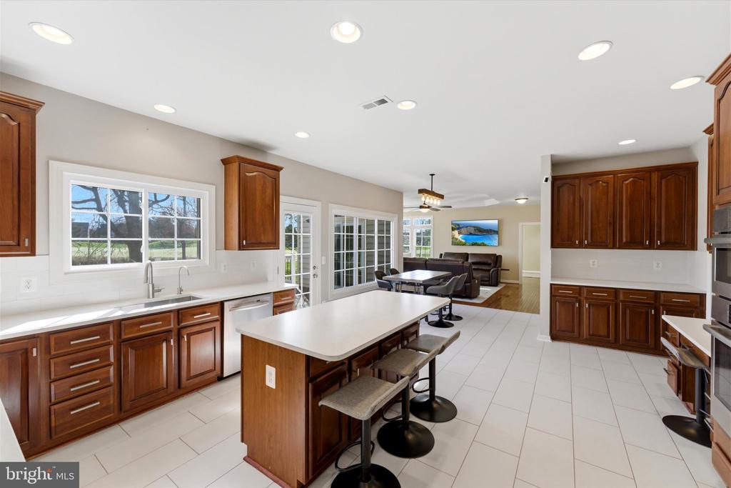 6070 ERINBLAIR LOOP