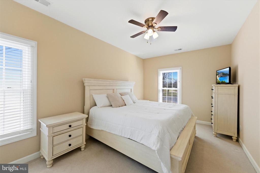 6070 ERINBLAIR LOOP