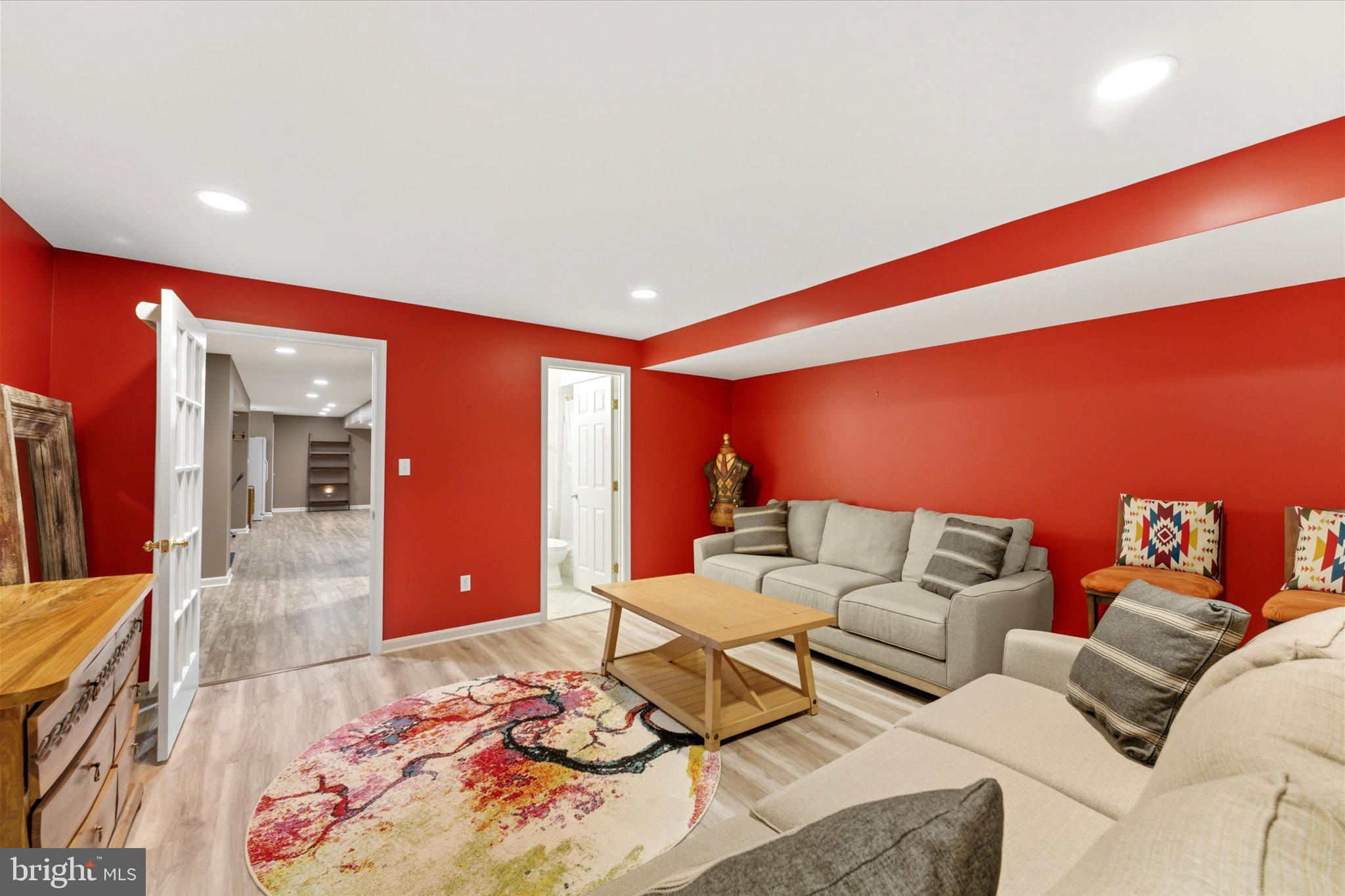 6070 ERINBLAIR LOOP
