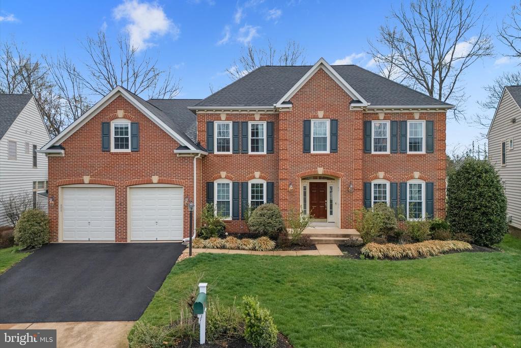 6070 ERINBLAIR LOOP