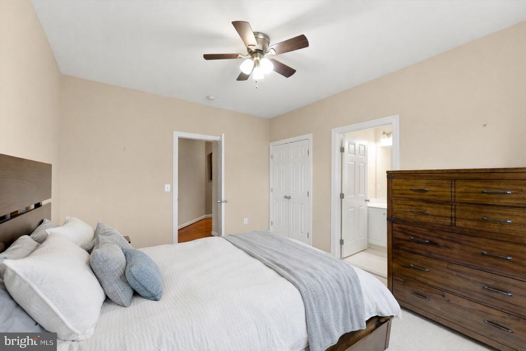 6070 ERINBLAIR LOOP