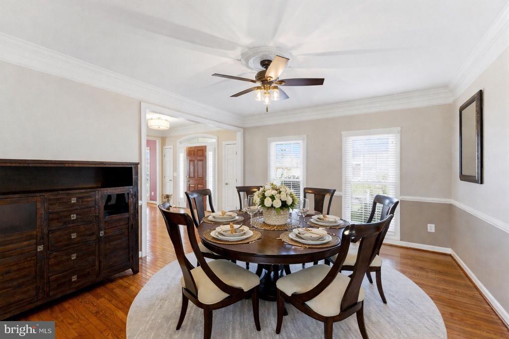 6070 ERINBLAIR LOOP