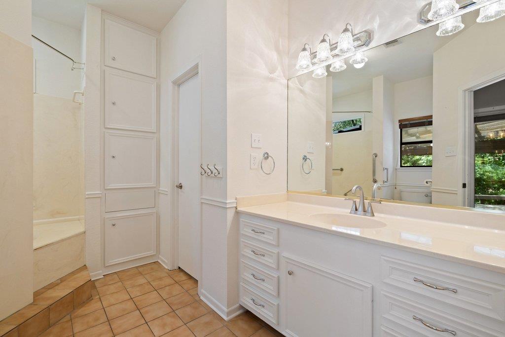 110 Blue Jay DR