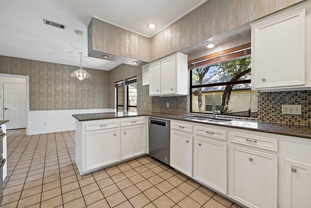 110 Blue Jay DR