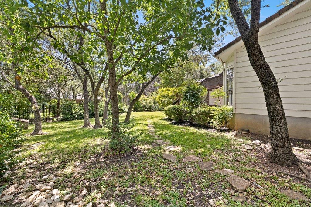 110 Blue Jay DR