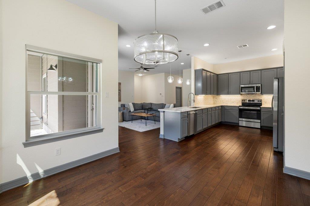 338 Coventry RD