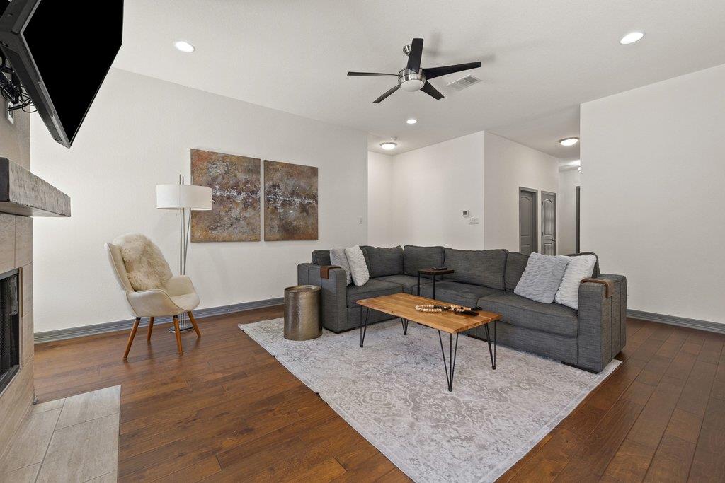 338 Coventry RD