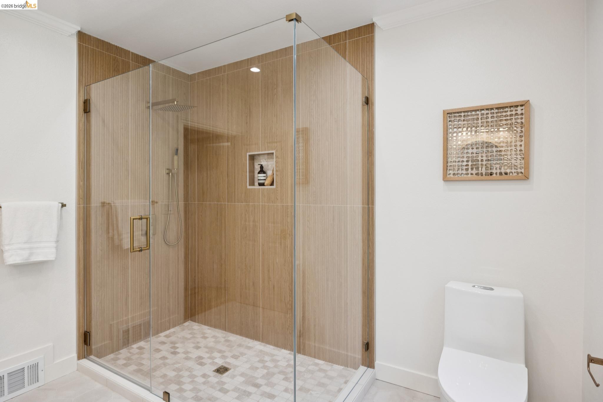 976 Grosvenor Pl