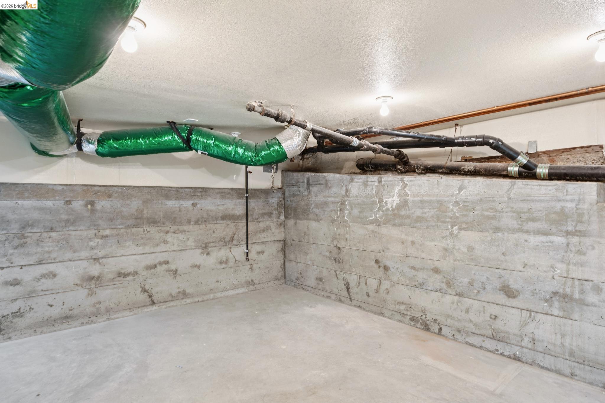 976 Grosvenor Pl